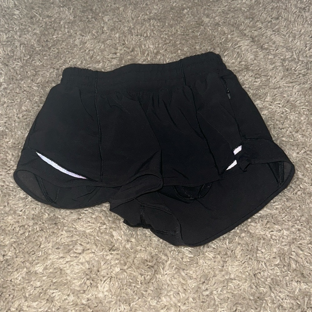 Lululemon Black Hotty Hot 2.5 Shorts